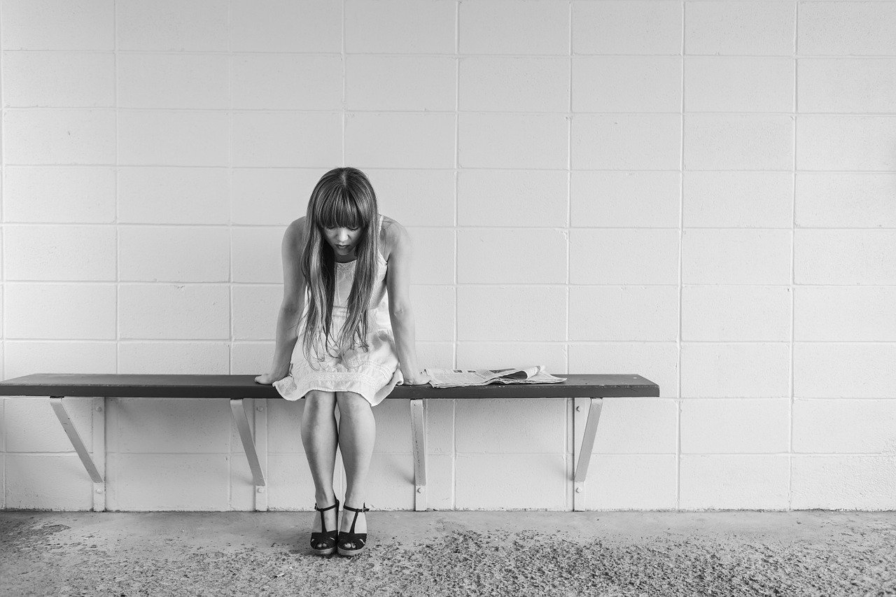 worried-girl-413690_1280 (1)